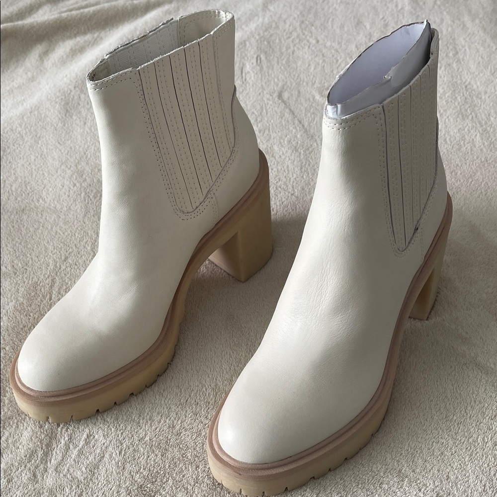 NWOB Dolce Vita Cream Chunky Heal Boot SZ 9.5 - Picture 1 of 10